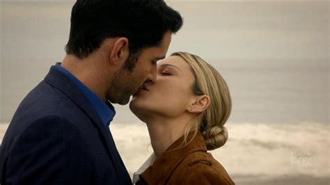 lucifer and chloe kiss|best Lucifer and chloe moments.